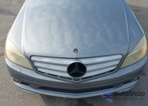 2008 Mercedes-Benz C 300 Luxury/Sport z USA, uszkodzony, nr VIN WDDGF54XX8F064031